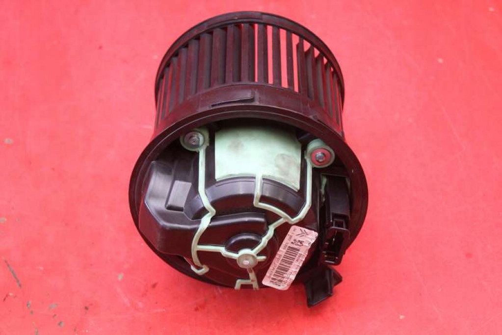 фото №11, Воздуходувка вентилятор обдув eu t1011131b citroen c4 2 ii b7 10-17