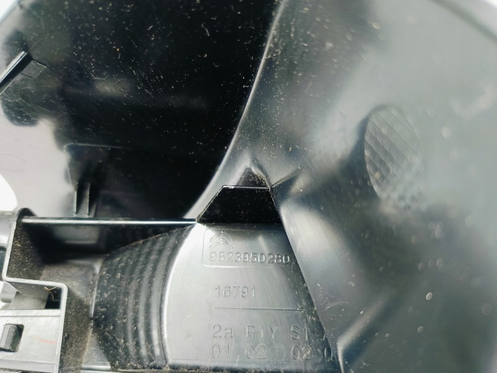 Citroen c4 cactus рестайлінг  17- лампа фара світло правий задній led 9823950280 Недорого