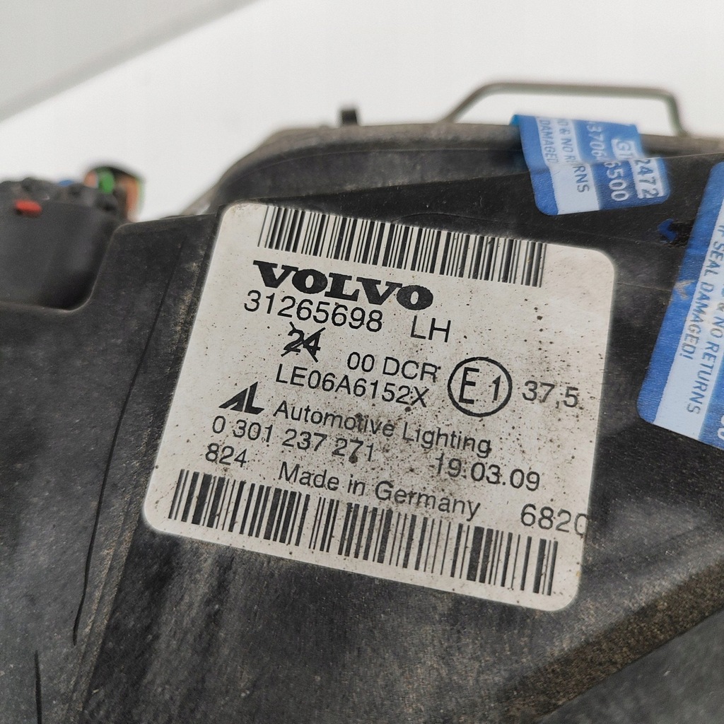 фото №11, Volvo v50 2009 левая сторона лампа передняя