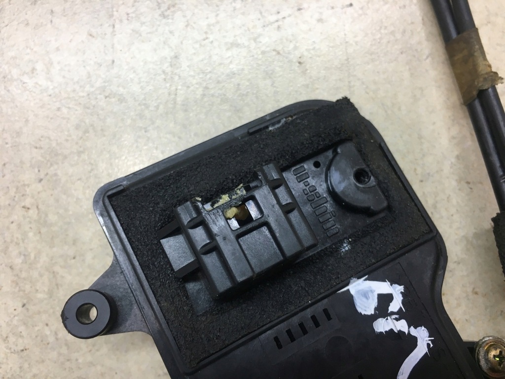 фото №7, Замок дверь правый задняя mazda 2 6 pin 3m71a264a26dg