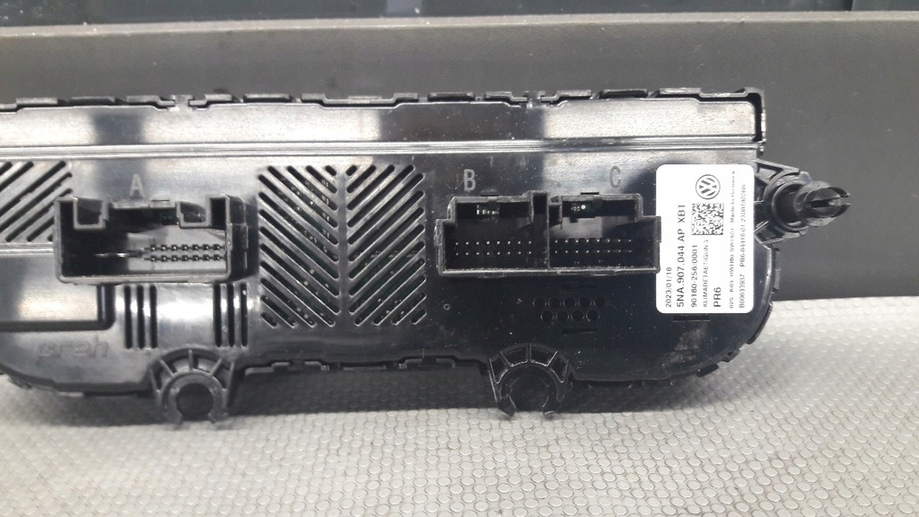 фото №11, 5na907044ap панель klimatyzajci vw tiguan allspace