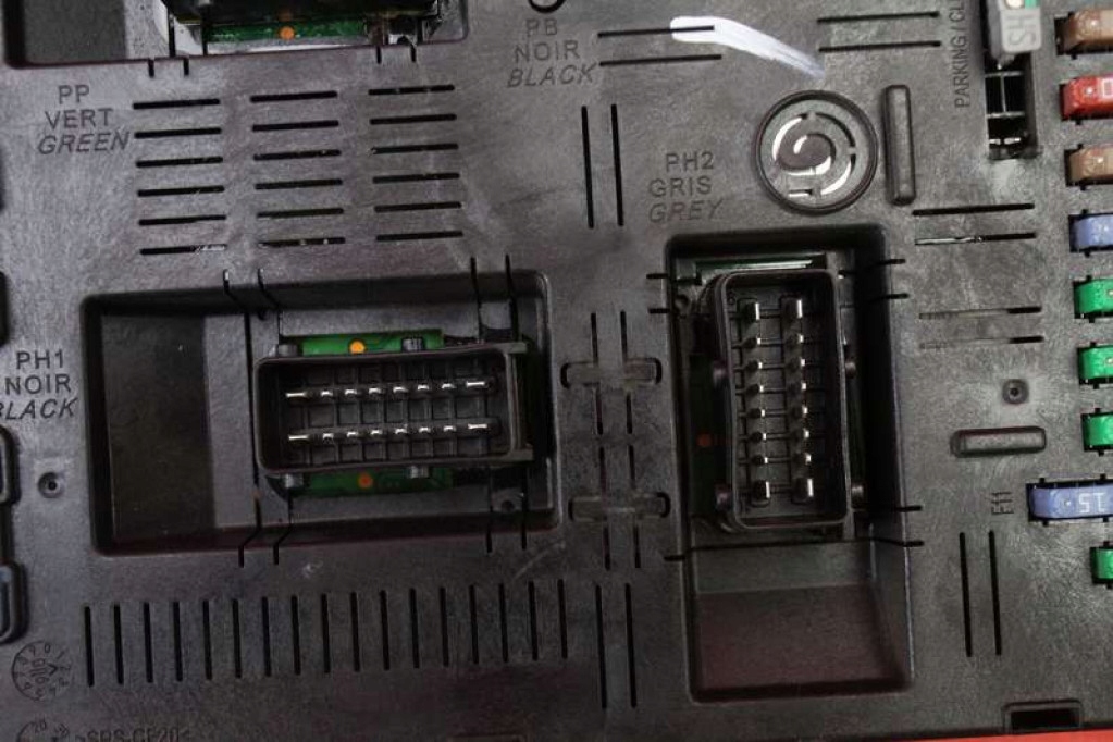 фото №6, Коробка запобіжників bsi 9661940480 citroen c5 1 i 3.0 v6 207 km 04-08