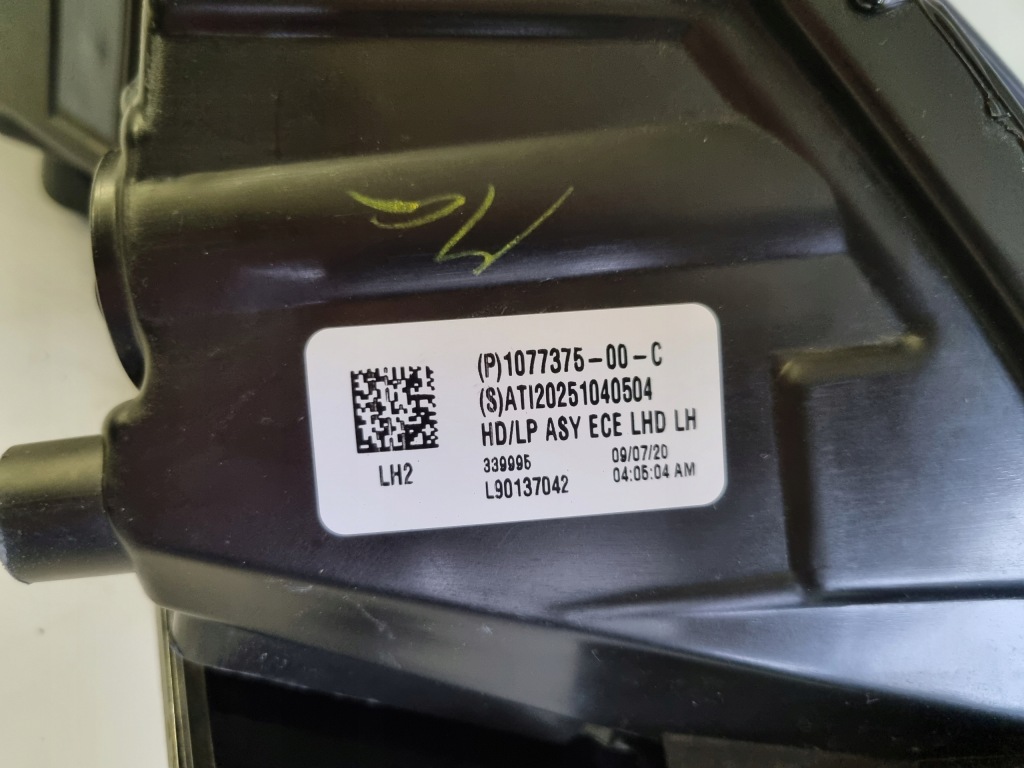 Фара левая перед передняя tesla model 3 led 1077375-00-c Киев