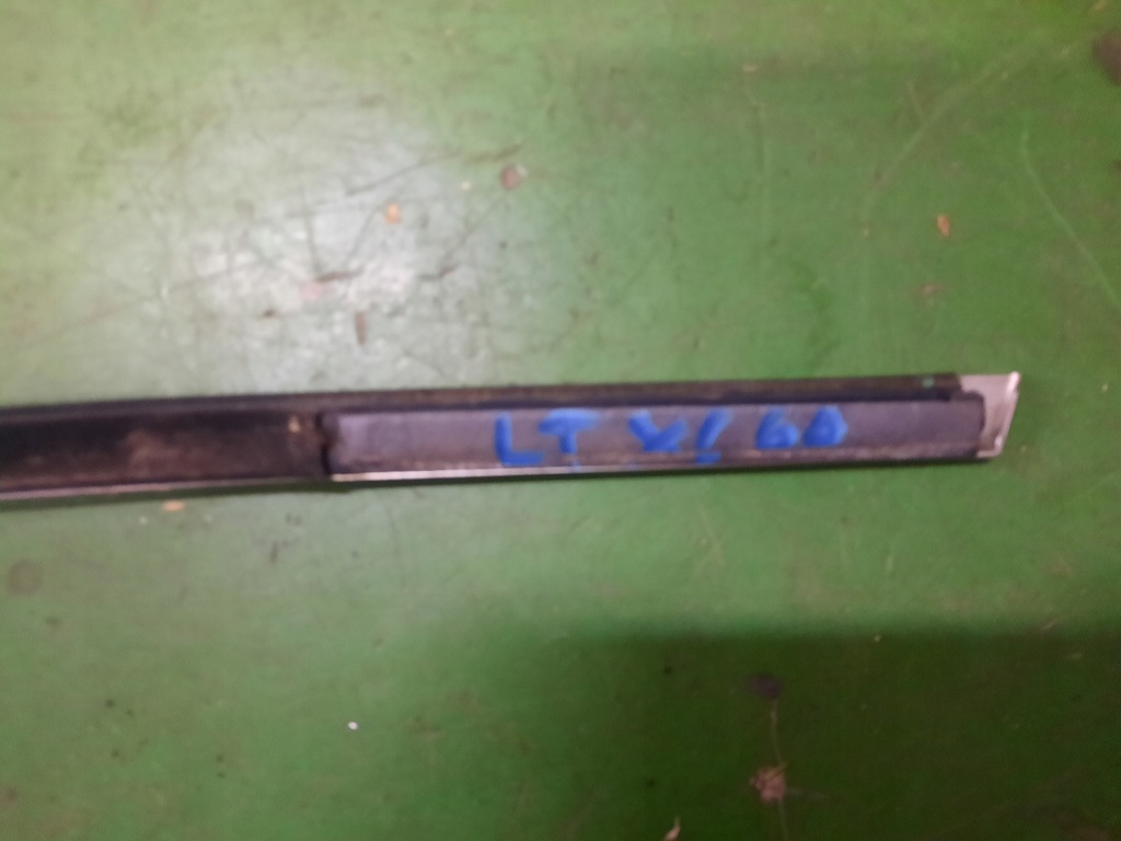 фото №4, Молдинг parapetu дверь volvo xc60 левый задняя r-desig