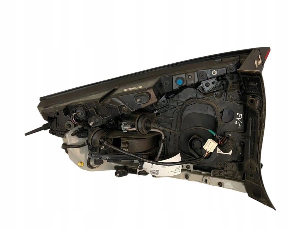 фото №7, Kia ev6 2021 права сторона лампа задня