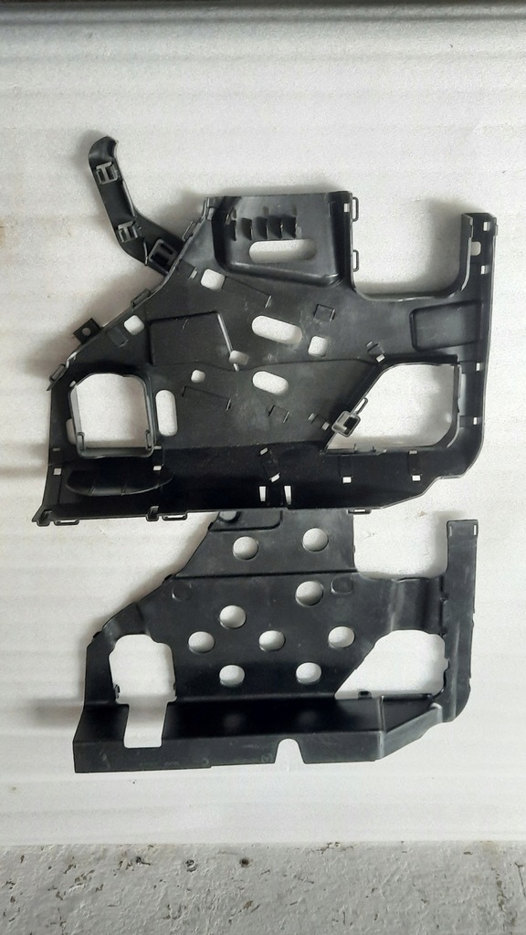 фото №1, Mercedes e klasa w213 основание аккумулятор