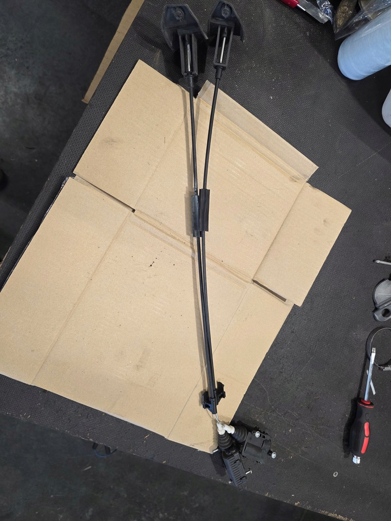 фото №1, Привід кришка заливної пального opel corsa d 13208157