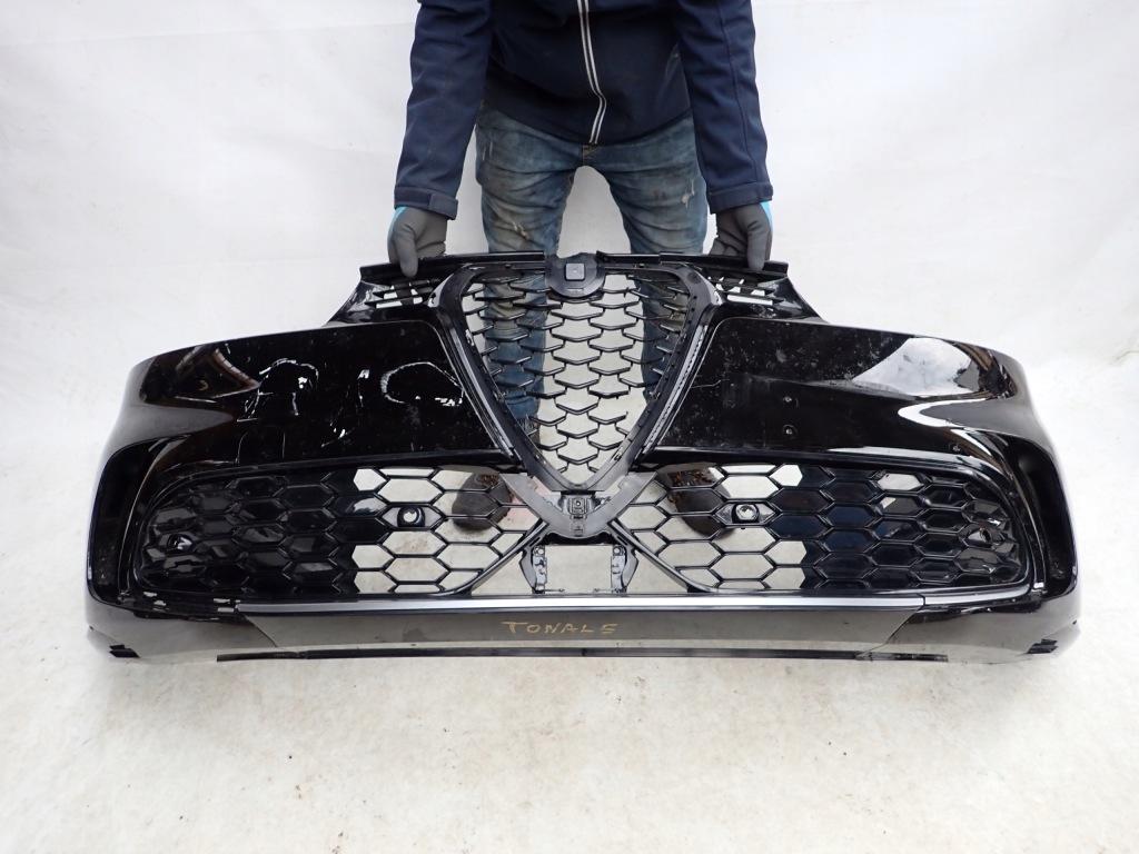 фото №1, Alfa romeo tonale 22- бампер перед передний 4pdc