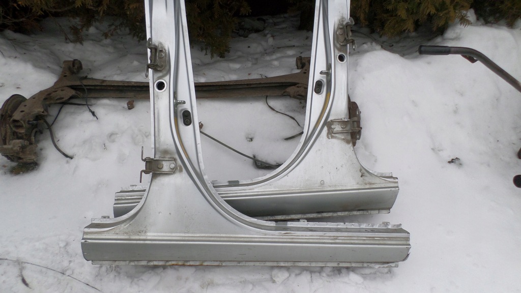 фото №1, Поріг блок двигуна правий toyota yaris