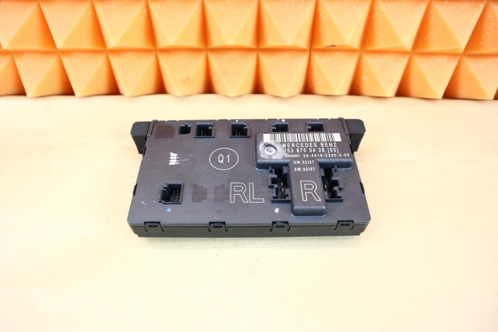 Купить Mercedes clc 203 w203 модуль дверь правый a2038700426