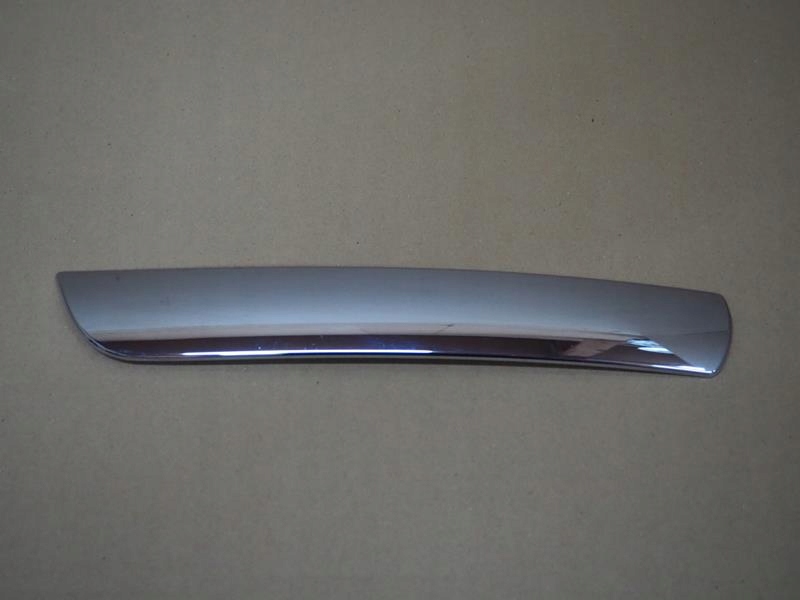 фото №1, Молдинг хром решётка правая toyota hilux