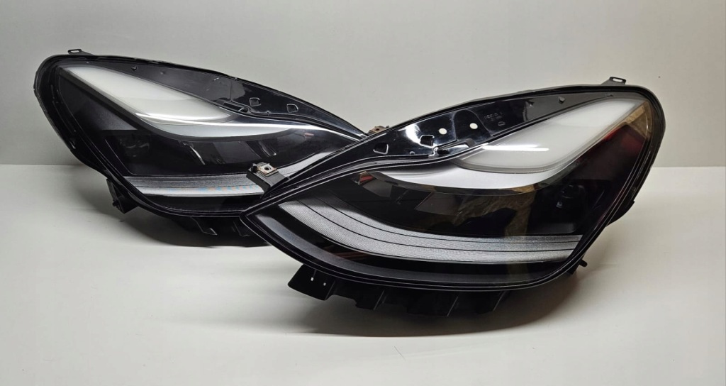 Tesla 3 рестайлінг  фара full led лівий праві фара комплект Недорого