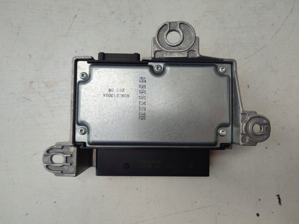фото №2, Датчик блок управления модуль подушка безопасности renault clio iii lift 8200962347