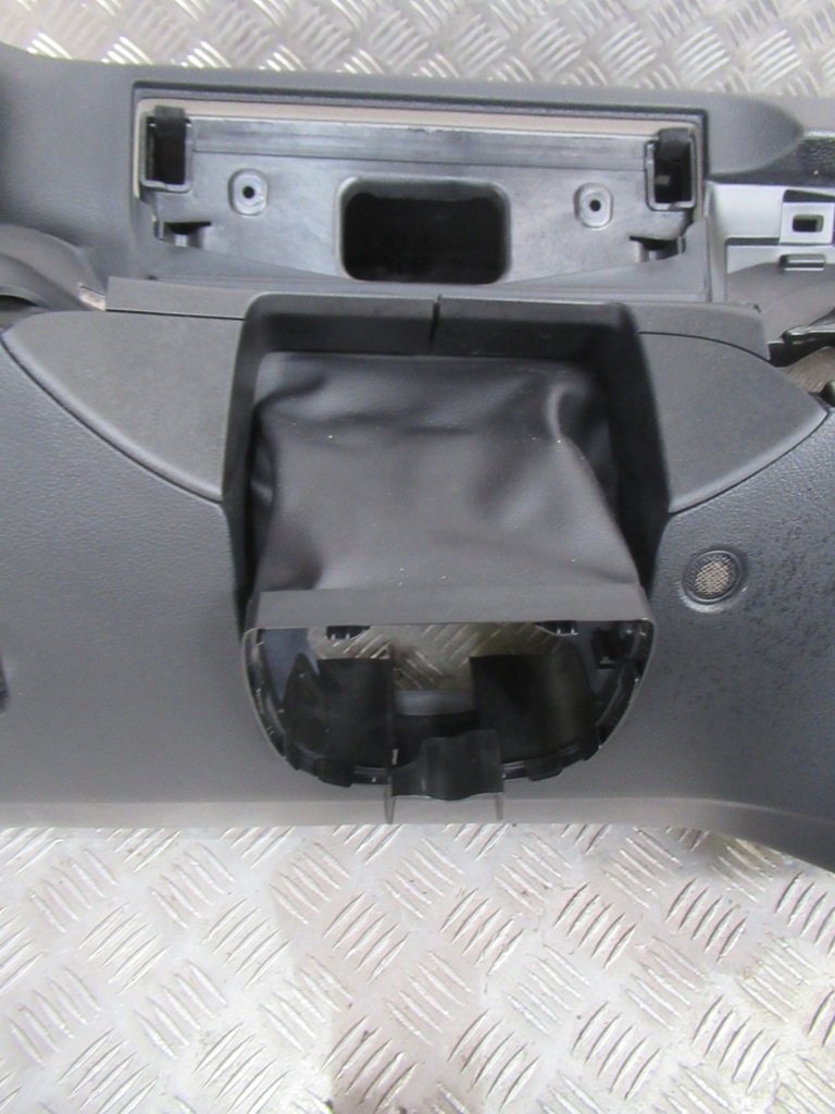 фото №8, Mercedes c-klasa w206 панель приладів консоль подушки безпеки ремені комплект orginal