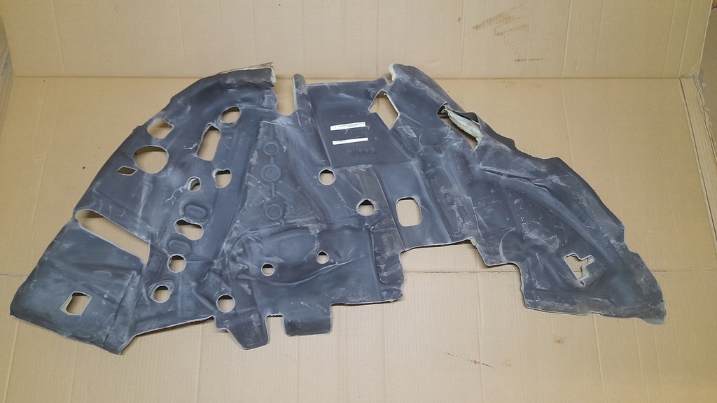 фото №1, Шумоізоляція підкрилок задня праве mercedes gle w167