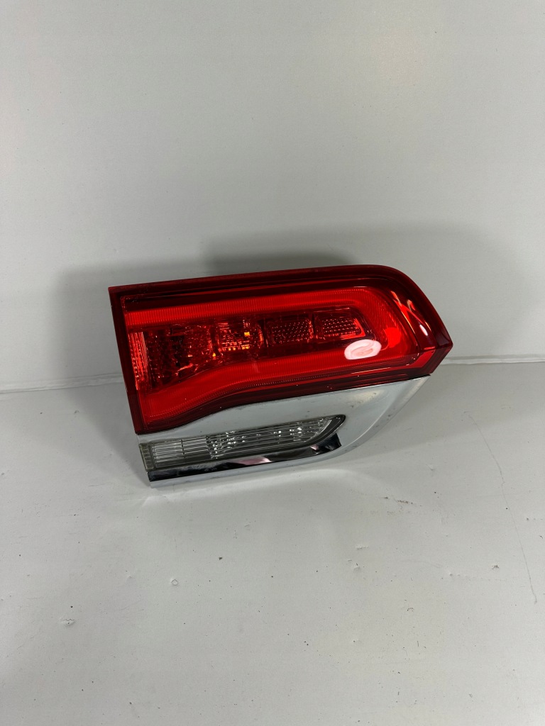 фото №1, Grand cherokee wk2 lift лампа левая w крышка