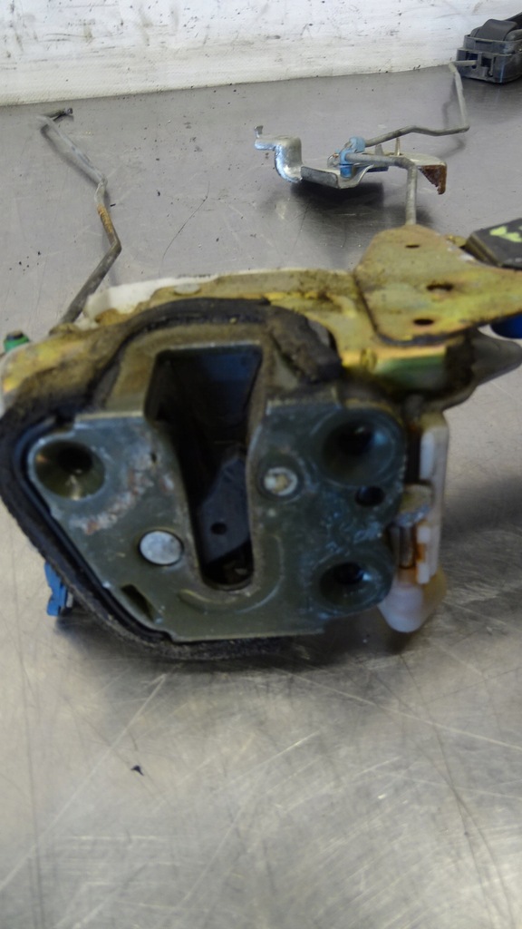 фото №2, Замок левый перед дверь subaru forester 2.0