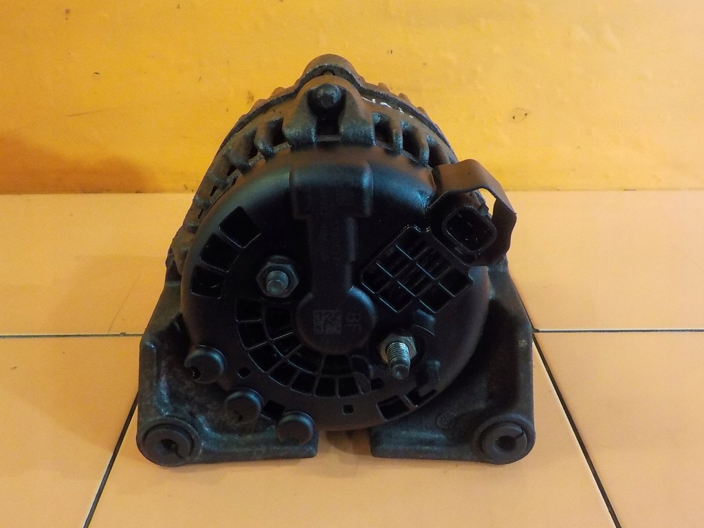 Insignia astra 1.8 b 11r 140km a18xer генератор 13500577 Оригинал