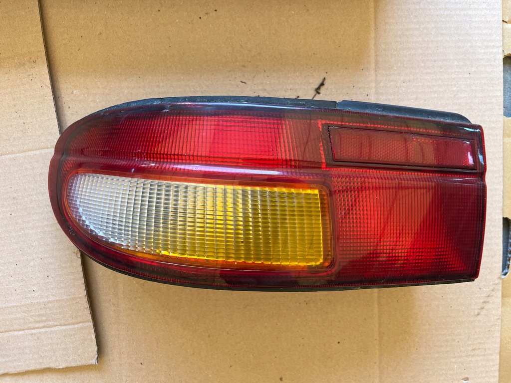 фото №1, Левая задняя лампа задняя kia sephia 94-97