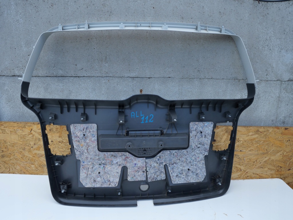 фото №10, Vw touran защита крышки багажника 1t0867601