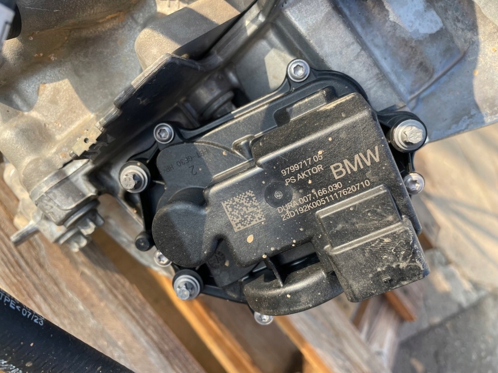 Купити Bmw ix1 x1 u11 двигун привід електричний перед 8477917 676984 8477907