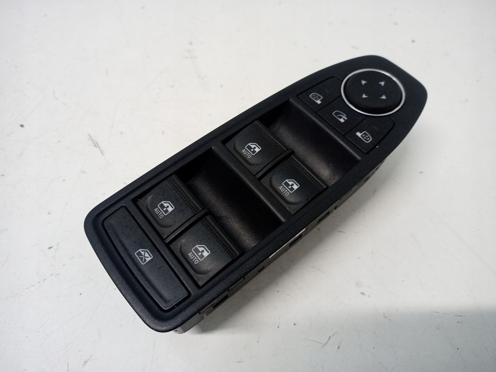 фото №1, Панель перемикач вікон лівий перед renault arkana 254108000r