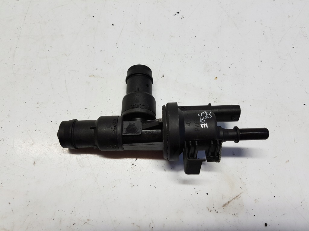 фото №1, Bmw g20 330e клапан вентиляции 7643106