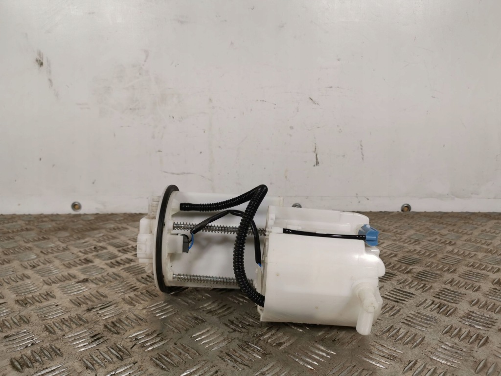 Купити 2016 lexus nx насос пального 7770442080