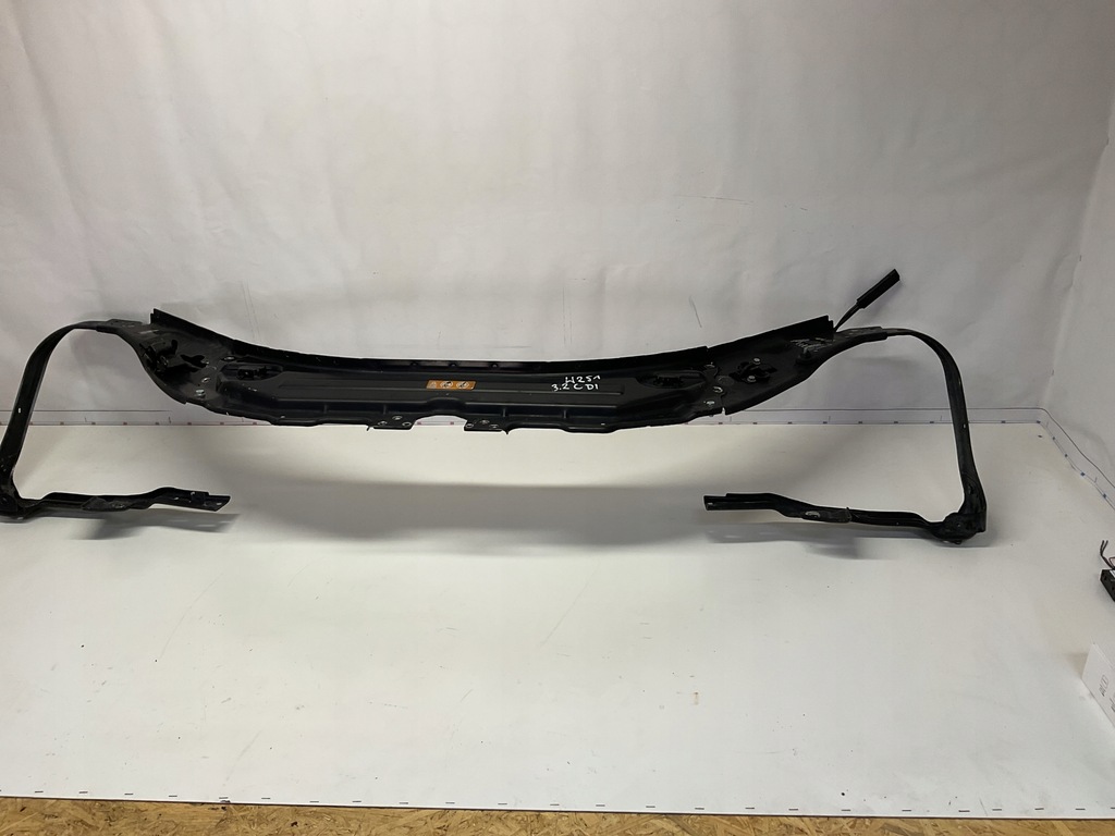 фото №1, Mercedes r-klasa 251 w251 pas передний верхний усилитель