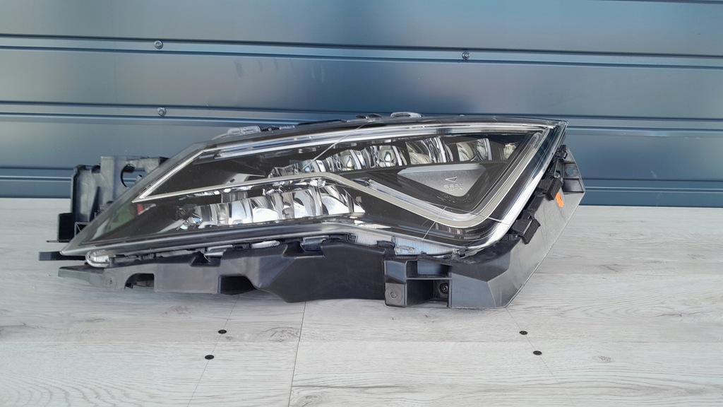 фото №1, Seat leon iii lift левая лампа перед full led направляющая