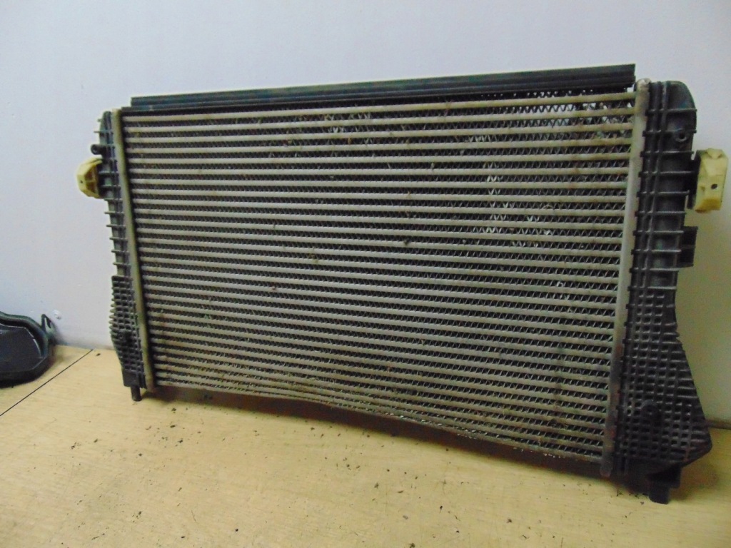 фото №11, Радіатор інтеркулер vw caddy iii 2010- 2.0 tdi 1k0145803bm