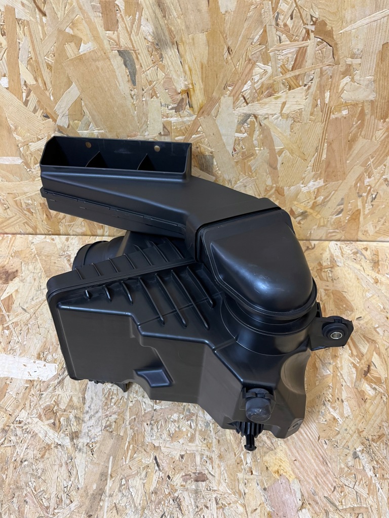 Корпус фильтра воздуха hyundai staria 2.2 дизель оригинал демонтаж 21-26r Киев