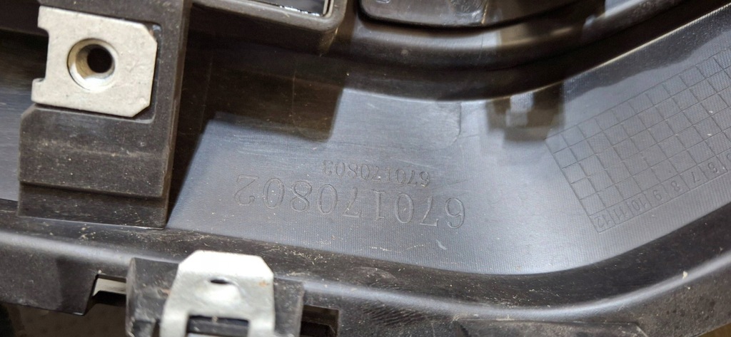 фото №7, Решётка средняя бампера перед maserati grecale 22-25 670170802 заменитель n