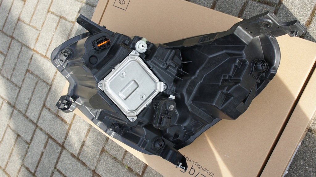 фото №9, Передняя правая лампа renault captur ii full led