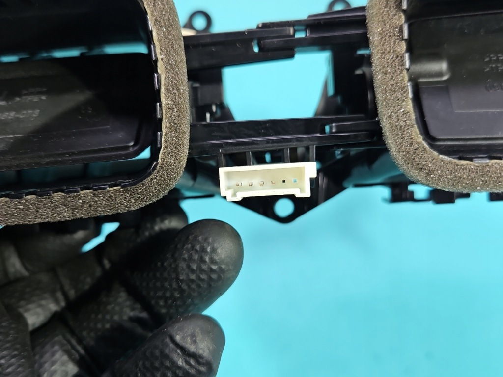 Решітка обдув середня 5 g30 2017-2024 9329579 європа Доставка