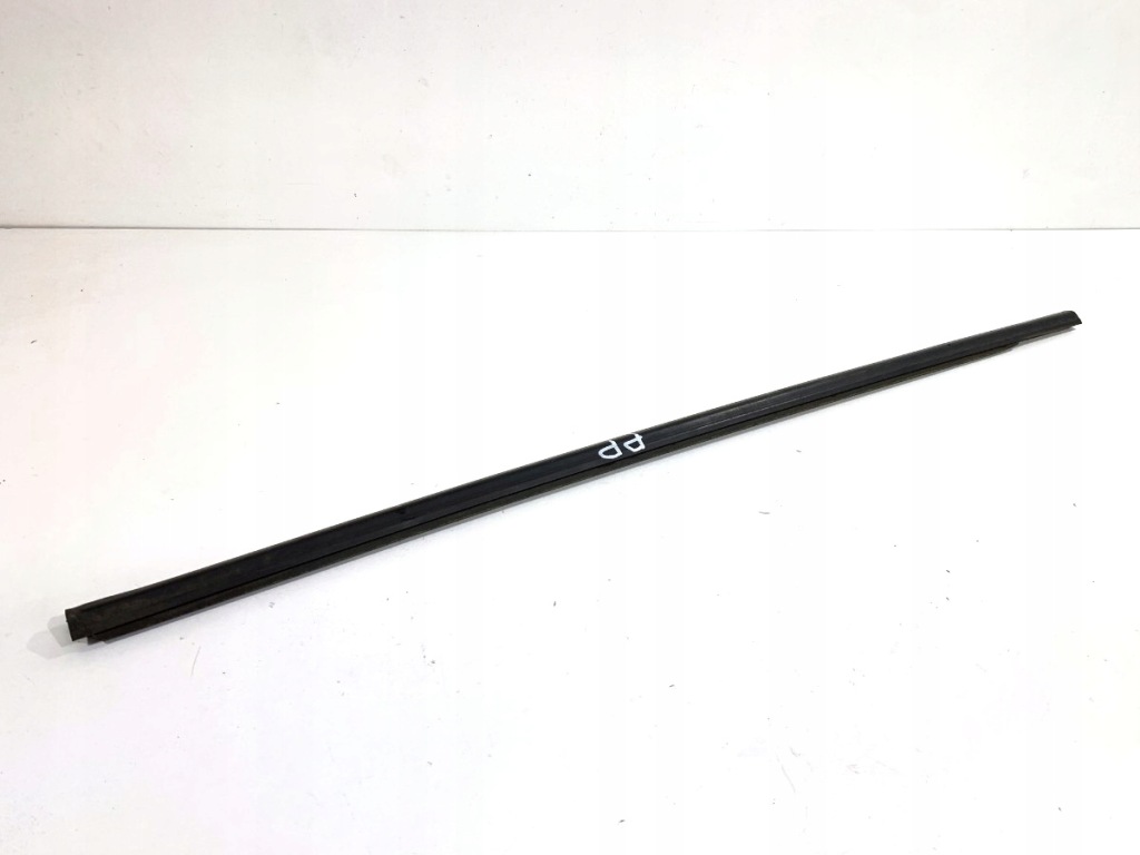 Купить Молдинг уплотнитель перед правый skoda scala