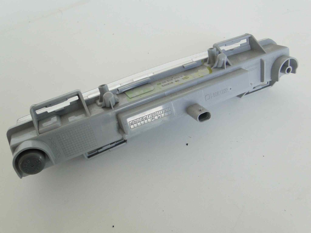 Mercedes e klasa w212 212 led drl правий szary в Україні