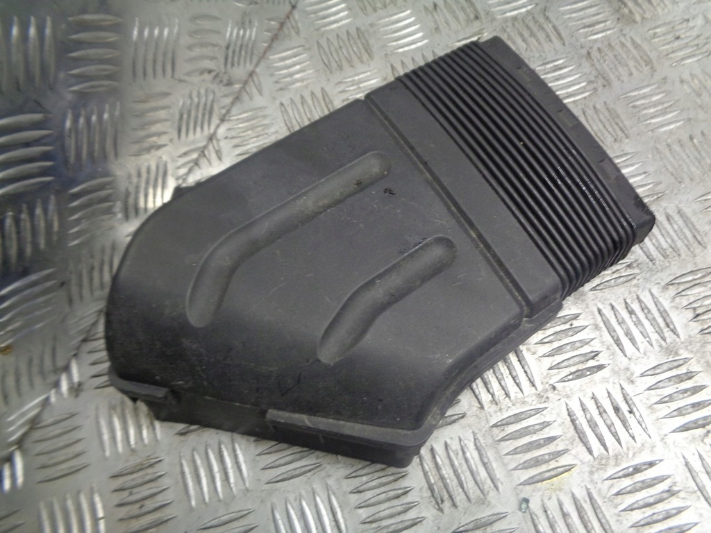 фото №1, Шланг труба воздуха audi a4 b6 2.0 8e0129617d