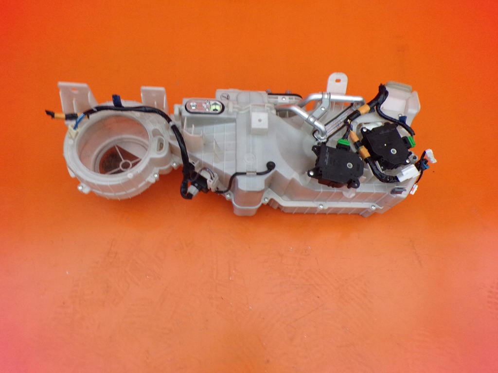 фото №1, Обігрівач корпус задня mazda cx9 cx-9 3.7 10r