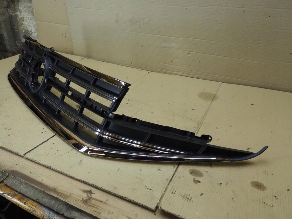 Vw touareg 3 760 рестайлінг  решітка радіатора решітка  760853651ae Оригінал