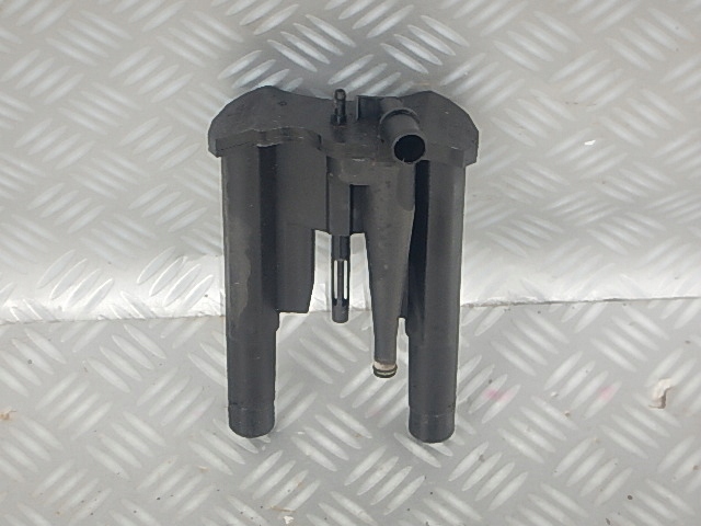 фото №1, Land rover discovery 4 iv 3.0 вентиляція картера труба