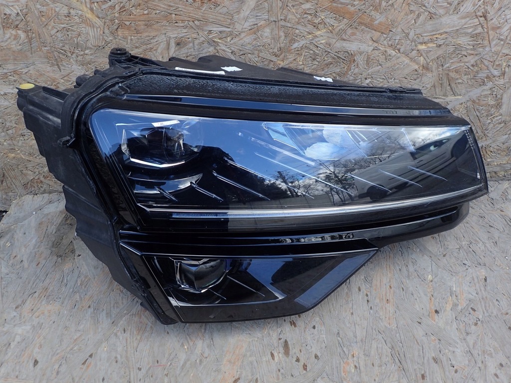 фото №1, Лампа правая правый full led skoda karoq 57b941016d