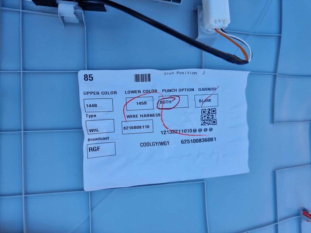 фото №13, Toyota sienna 2.5 hybrid xse limited обшивка багажника правый задняя 2021-