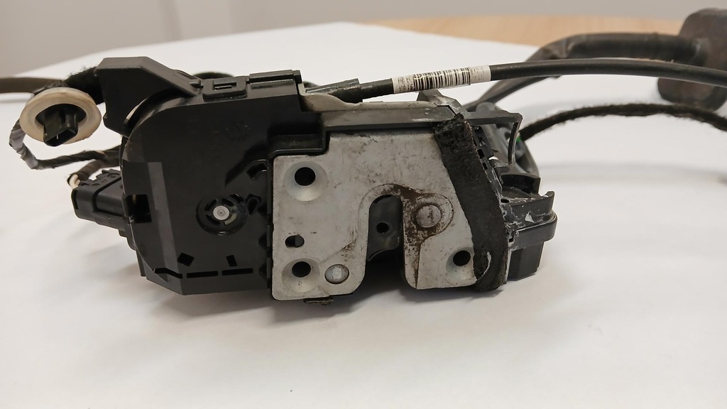 фото №3, Замок дверь 825015591r clio iv