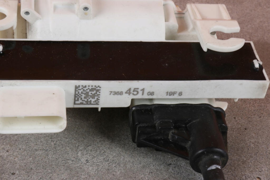 Bmw 7' g12 замок двері лівий задній задній доводчик soft close 7368451 2581895 Київ