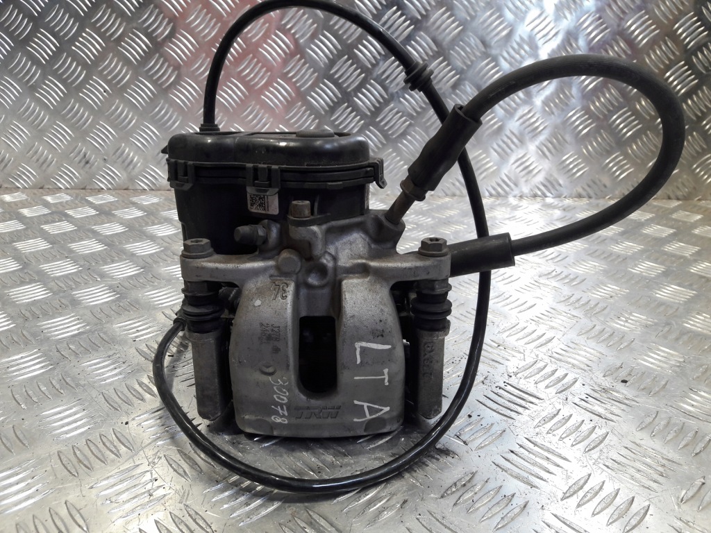 фото №9, Mercedes a w176 2015r суппорт тормозной левый задняя