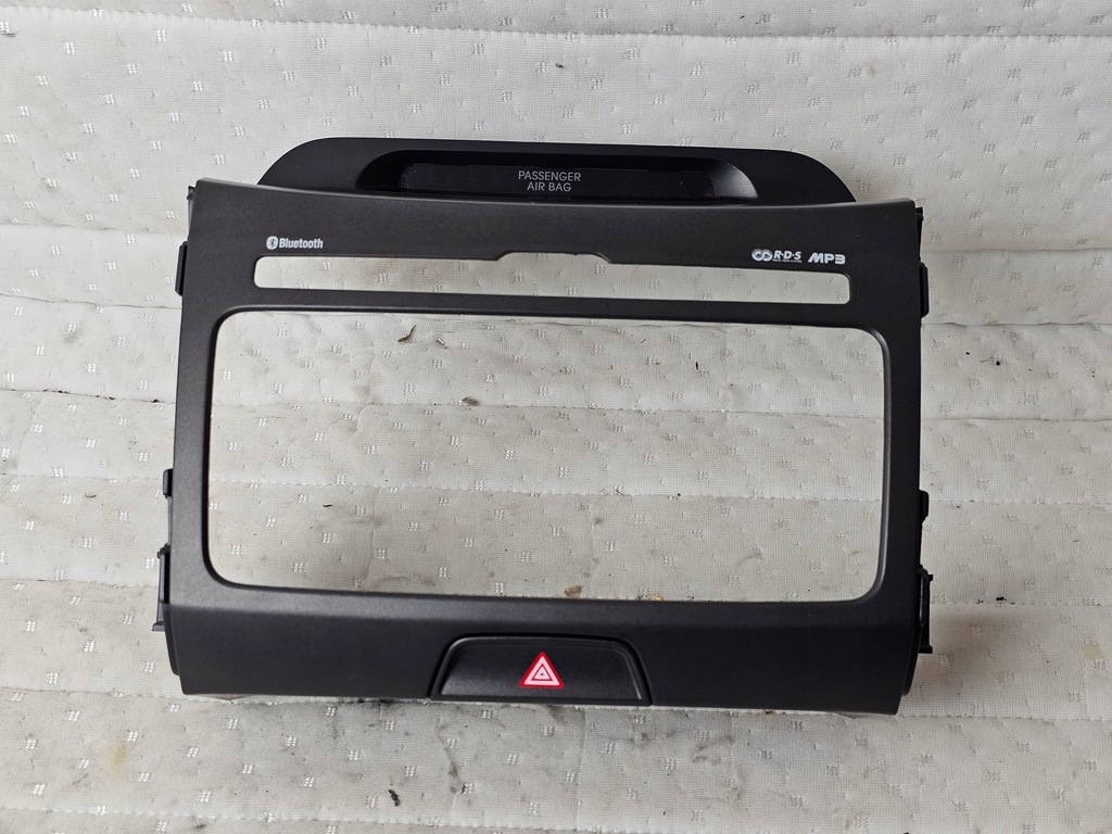 фото №1, Рамка корпус dekor радио навигации консоли kia sportage iii u09781-3810