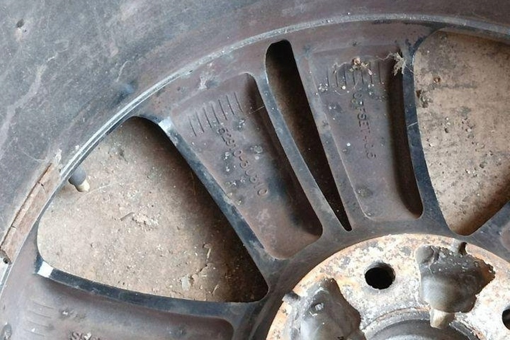 фото №8, Комплект диск kia sportage v nq5 52910su350 1.7l hybrid 169kw 2013