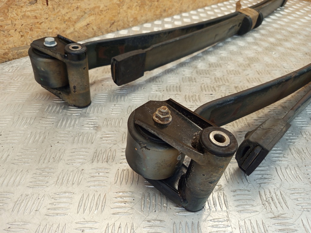 фото №12, Mercedes оригинальный номер a9063208706 sprinter w906 рессора рессоры пружины piórowe задняя