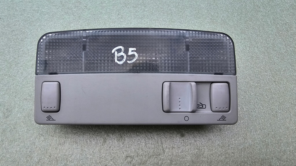 фото №1, Passat b5 golf iv leon лампа освещение салона потолочный 3b0947105c